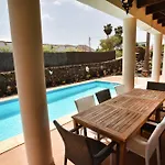 Doce Palmeras, Stunning In Beautiful Gardens Βίλα La Oliva