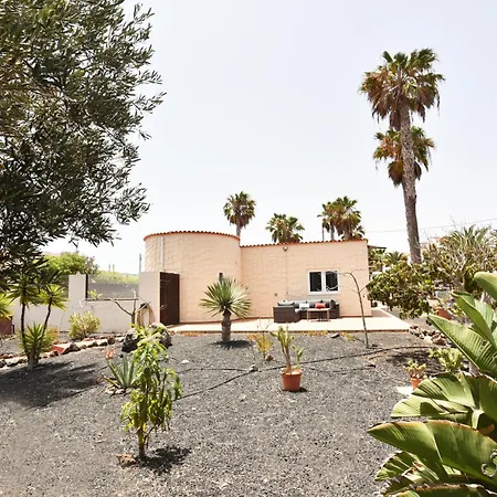 Doce Palmeras, Stunning In Beautiful Gardens 라 올리바