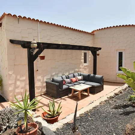 Doce Palmeras, Stunning In Beautiful Gardens La Oliva