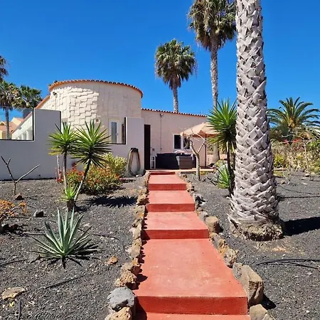 Doce Palmeras, Stunning In Beautiful Gardens * La Oliva