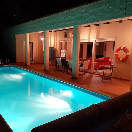 Villa Doce Palmeras, Stunning In Beautiful Gardens