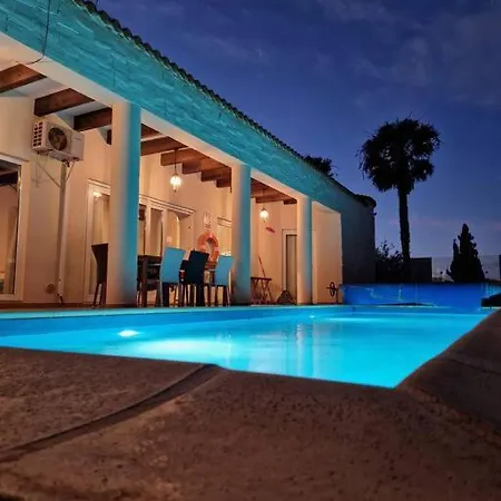 Doce Palmeras, Stunning In Beautiful Gardens Villa