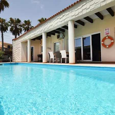 Villa Doce Palmeras, Stunning In Beautiful Gardens *