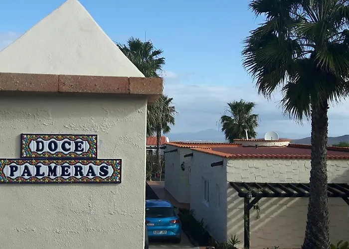 Doce Palmeras, Stunning In Beautiful Gardens لا أوليفا