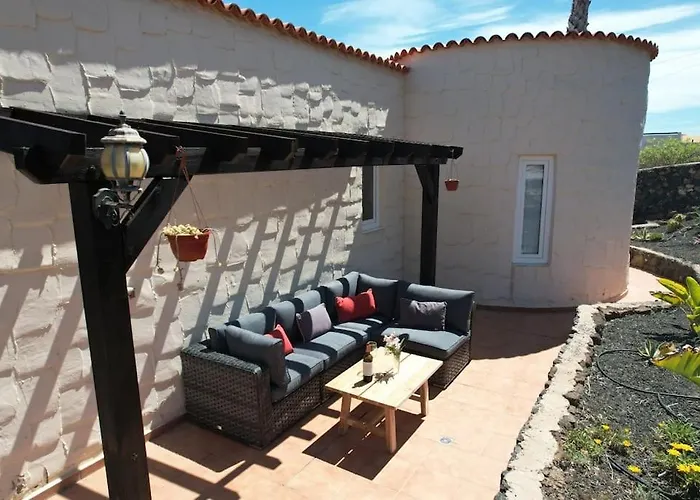 Doce Palmeras, Stunning In Beautiful Gardens Villa