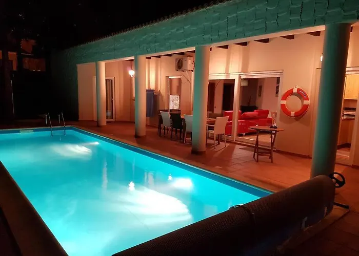 Villa Doce Palmeras, Stunning In Beautiful Gardens