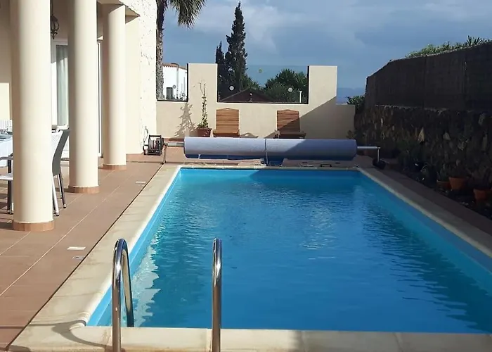 Doce Palmeras, Stunning In Beautiful Gardens La Oliva