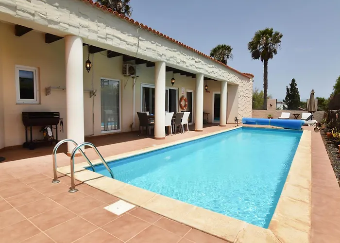 Doce Palmeras, Stunning In Beautiful Gardens * La Oliva