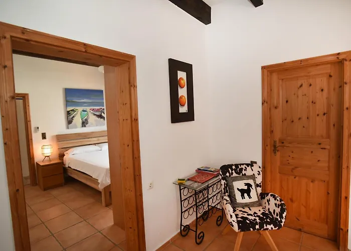 Doce Palmeras, Stunning In Beautiful Gardens *